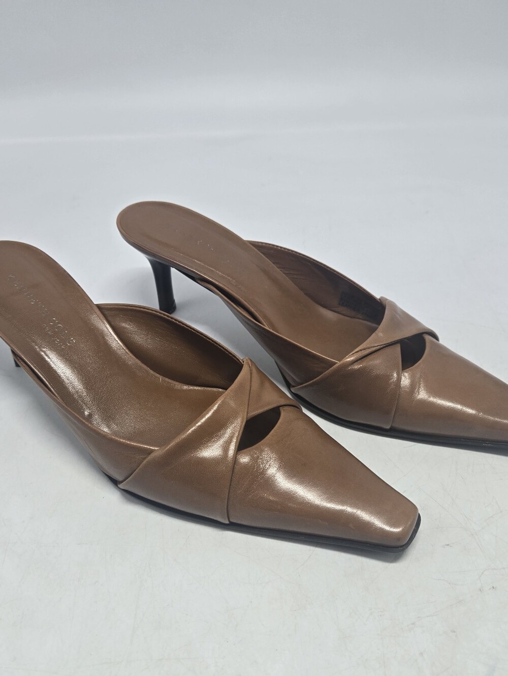 Kenneth Cole New York Pointed Toe Leather Mules Heels 7.5 Flaw